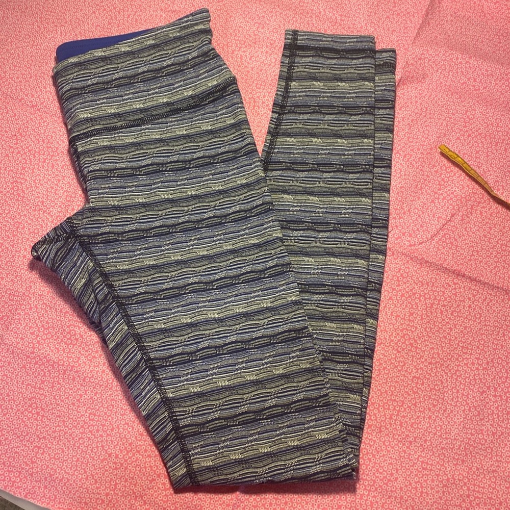 Lululemon leggings size 8